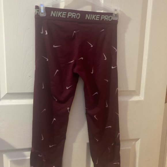 Nike, maroon, large ,capri leggings. - Picture 3 of 3